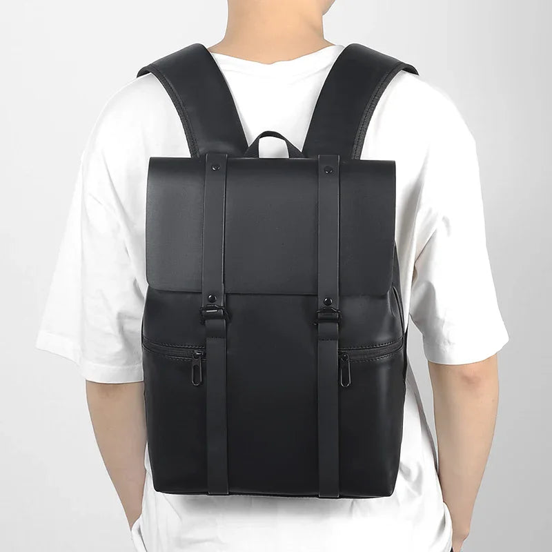 Mochila Universitária Carson Couro Legitimo