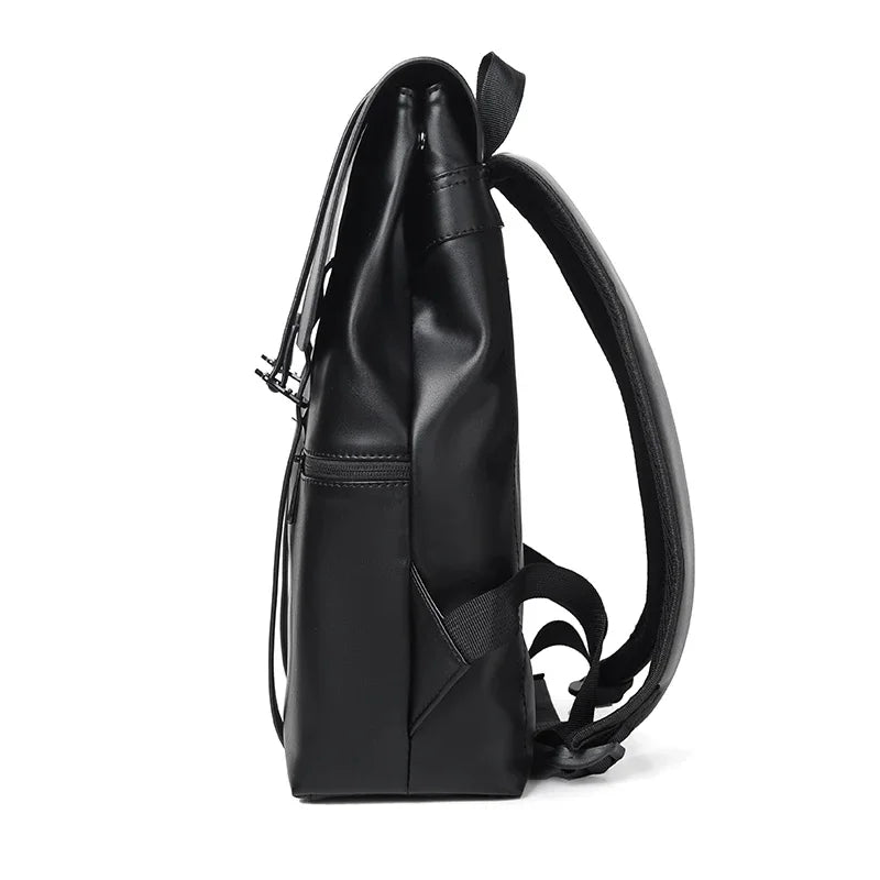 Mochila Universitária Carson Couro Legitimo